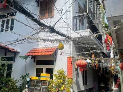 Siêu phẩm giáp q1 - hẻm 4m - nhà kết cấu 3 tầng, căn góc 3 mặt thoáng, nguyễn cửu vân, bt - 0