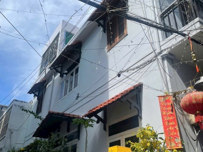 Siêu phẩm giáp q1 - hẻm 4m - nhà kết cấu 3 tầng, căn góc 3 mặt thoáng, nguyễn cửu vân, bt - 2