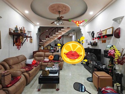 Bán nhà mặt phố q.9, 77m , 7.4 tỷ, 3pn, sổ hồng 0