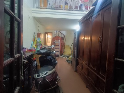 Cho thuê nhà phố giải phóng 4 tầng x 30m2, 2 ngủ, 9 triệu ở gđ, nhóm đi làm ít người 0