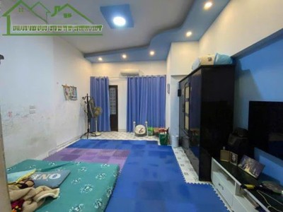 Cho thuê nhà riêng ở nhóm 8 người ngõ 189 lò đúc, 3 tầng x 45m2, 2 ngủ, 2 wc, 10 triệu/th 1