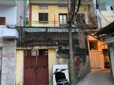 Cho thuê nhà riêng ở nhóm 8 người ngõ 189 lò đúc, 3 tầng x 45m2, 2 ngủ, 2 wc, 10 triệu/th 0