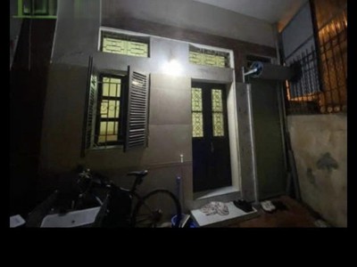 Cho thuê nhà riêng ở nhóm 8 người ngõ 189 lò đúc, 3 tầng x 45m2, 2 ngủ, 2 wc, 10 triệu/th 4