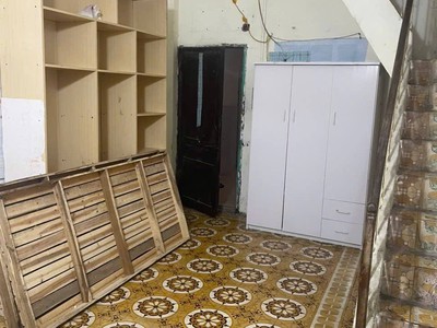 Cho thuê nhà cấp 4 phố tân mai, 70m2, 6 triệu ở gia đình, nhóm 3