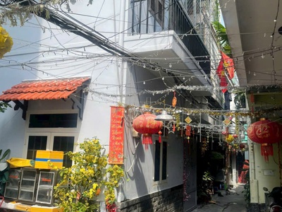 Siêu phẩm giáp q1 - hẻm 4m - nhà kết cấu 3 tầng, căn góc 3 mặt thoáng, nguyễn cửu vân, bt - 1
