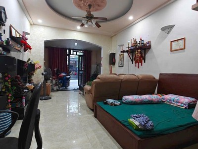 Bán nhà mặt phố q.9, 77m , 7.4 tỷ, 3pn, sổ hồng 3