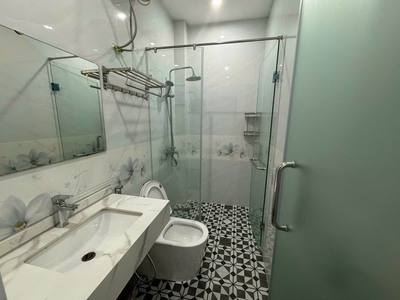 Cho thuê căn hộ 2 p.ngủ Vinhomes Marina, DT: 80m2. 3