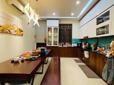 Bán nhà mặt phố vip ngọc lâm long biên.diện tích 116m  x 3 tầng - giá chỉ 33.5 tỷ.có tl 1