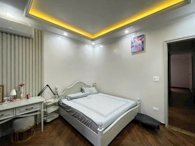 Cho thuê nhà Văn Cao, DT: 45m2, 3 phòng ngủ full đồ. 3