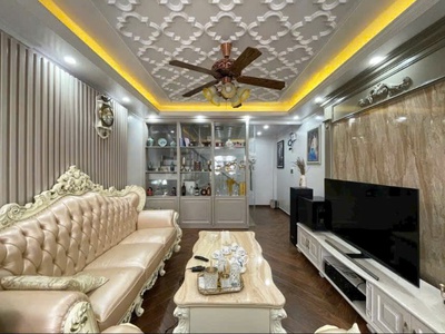 Cho thuê nhà Văn Cao, DT: 45m2, 3 phòng ngủ full đồ. 0