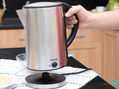 So sánh bình siêu tốc inox 1.7L Philips HD9316/03 với bình siêu tốc nhựa 0