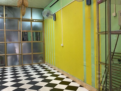 Chính Chủ Cho thuê cửa hàng tầng 1 mặt phố số 43 Đội Cấn 3
