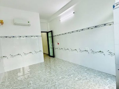 Nhà đường trần bình trọng phường 1 quận 10. 2