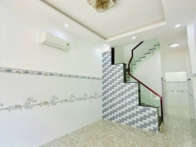 Nhà đường trần bình trọng phường 1 quận 10. 0