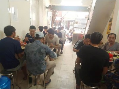 Sang nhượng quán cơm bình dân future tại địa chỉ 257 phố vọng , đồng tâm , hbt , hà nội. 3