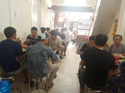 Sang nhượng quán cơm bình dân future tại địa chỉ 257 phố vọng , đồng tâm , hbt , hà nội. 4