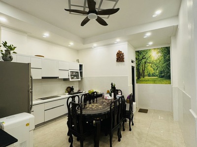 Bán nhà 4 tầng  mặt tiền kinh doanh đs khu tên lửa   ngay chợ da sà   giáp q6 0