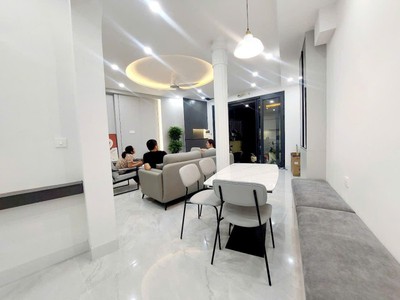 Bán nhà  mỹ đình  sau bến xe  dt 46m2 4 ngủ, ngõ nông, mới đẹp giá siêu hời 8.6 tỷ 1