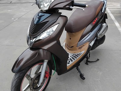 Xe giống xe SH. Xe chính hãng của hãng SYM 1