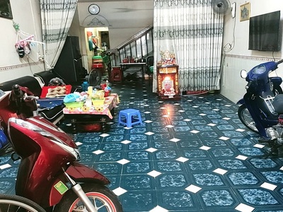 Bán nhà hxh kd nguyễn kiệm, p3, phú nhuận 98m2, 3 tầng, giá rẻ, sát mặt tiền 2
