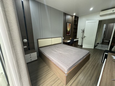 Cho thuê nguyên căn 5 phòng ngủ tại vinhomes marina, giá 28tr