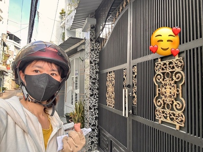 Nhà bán đường tôn thất thuyết- xe hơi đậu cửa- thông với xóm chiếu và nguyễn tât thành. 1