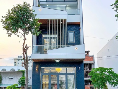 Nhà 2 tầng sổ riêng gần chợ đêm Hòa Lân 1