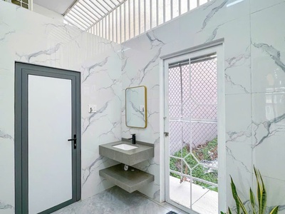 Nhà 2 tầng sổ riêng gần chợ đêm Hòa Lân 6