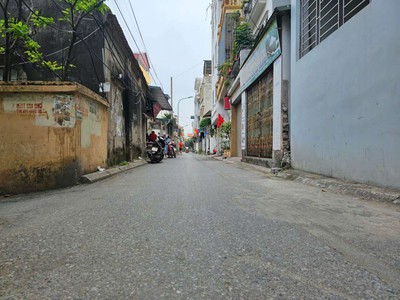 Bán đất kim quan việt hưng hướng đông nam ngõ oto gần phố rộng 99m mặt tiền: 4.5m 12 tỷ 4