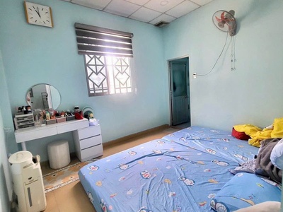 Bán đất tặng nhà 80 m2  hẻm xe hơi đường lê văn tách 2