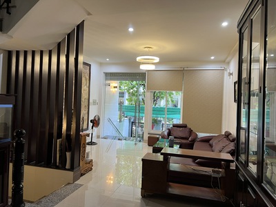 Bán nhà số 20 đường 16 khu Him Lam Quận 7 giá 26 tỷ, sổ hồng, nội thất đầy đủ, vị trí đẹp. 2