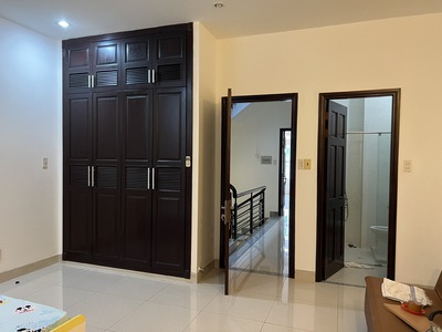 Bán nhà số 20 đường 16 khu Him Lam Quận 7 giá 26 tỷ, sổ hồng, nội thất đầy đủ, vị trí đẹp. 3