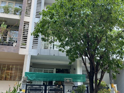 Bán nhà số 20 đường 16 khu Him Lam Quận 7 giá 26 tỷ, sổ hồng, nội thất đầy đủ, vị trí đẹp. 0