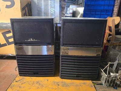 Máy làm đá viên hiệu lockett năng suất 42kg/24h 0