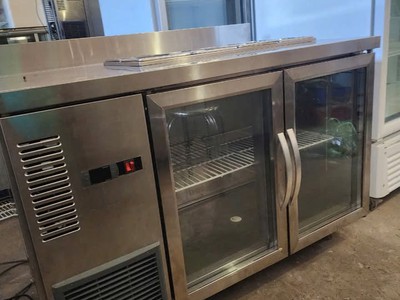 Bàn mát 1m2 cửa kính qua sử dụng 0