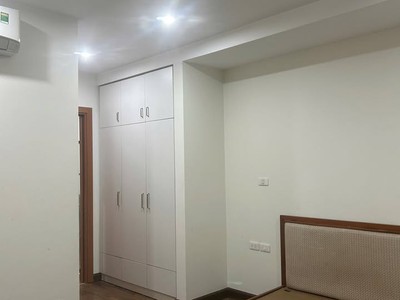 Căn hộ Goldmark S2, 3 phòng ngủ, 104m. Nội thất cơ bản trang bị đầy đủ đẹp. 3