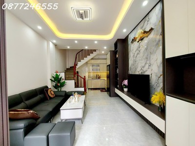 Tựu liệt giá chỉ 5.6 tỷ  30m  x 5 tầng   nhà mới tinh 0