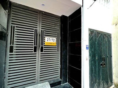 Chính chủ bán gấp nhà ngõ ô tô kinh doanh ngõ 43 trung kính, cầu giấy  dt 48m2   4 tầng. 9.45 tỷ. 1