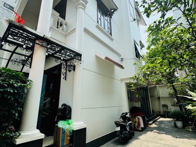 Hiếm - 210m2 - nhà 4 tầng - ngõ thông - 4 thoáng - gara ô tô - biệt thự sân vườn - hàng xóm khai 1