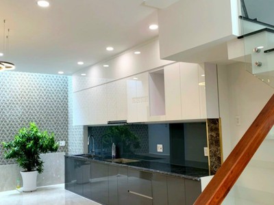 Bán nhà 4 tầng, 90m , 4pn, 5wc, q.2, 8.2 tỷ, sổ hồng 2