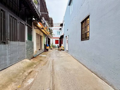 Bán nhà 2mt tl29 có nhiều cửa sổ thoáng mát gần ngã tư ga thạnh lộc 2