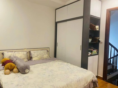 Bán nhà ngõ 160 phố tây tựu 42m2 x 4 tầng, ngõ thông rộng, căn góc mặt tiền bề thế với 5 phòng ngủ 1