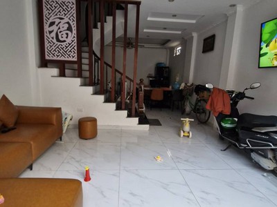 Bán nhà ngõ 160 phố tây tựu 42m2 x 4 tầng, ngõ thông rộng, căn góc mặt tiền bề thế với 5 phòng ngủ 0