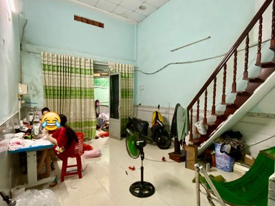 Hẻm 6m chuẩn 1 trục ht13, ngay chợ hiệp thành - nhà trệt lửng - 3pn   đang cho thuê 5tr/tháng 1