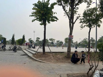 Bán nhà cv ngọc thuỵ, khu phân lô giáo viên. 40m x 4t oto tránh, vỉa hè. chỉ hơn 11 tỷ. lh 1