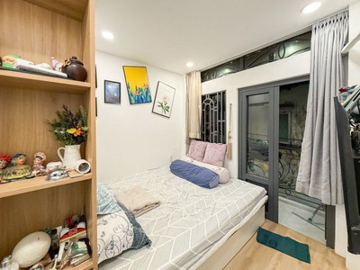 Nhà đẹp full nội thất - gần chợ bà chiểu - hẻm xe hơi kia - sát mặt tiền- 20m -  vuông a4- 2 tầng 0