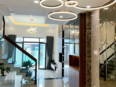 Bán nhà 4 tầng, 90m , 4pn, 5wc, q.2, 8.2 tỷ, sổ hồng 0