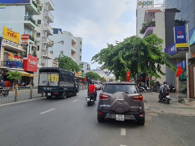 Cho thuê nhà mặt tiền lũy bán bích 104m , 3 lầu - cạnh mb bank 2