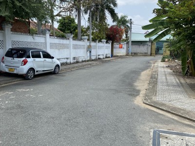Nhà gấp bán giảm 2 tỷ 200m2 full thổ cư, đường 8 trường thạnh, tp thủ đức, chỉ còn 9 tỷ 1