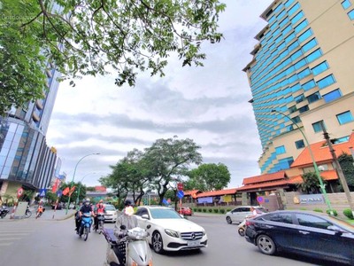 Bán nhà 3 tầng 36m , 4pn, 3wc, nghi tàm - tây hồ - 7.6 tỷ 0